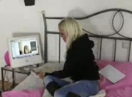 قرنية، الهواة جبهة مورو يصنع الفيديو الإباحية في غرفة المعيشة، مع جارتها